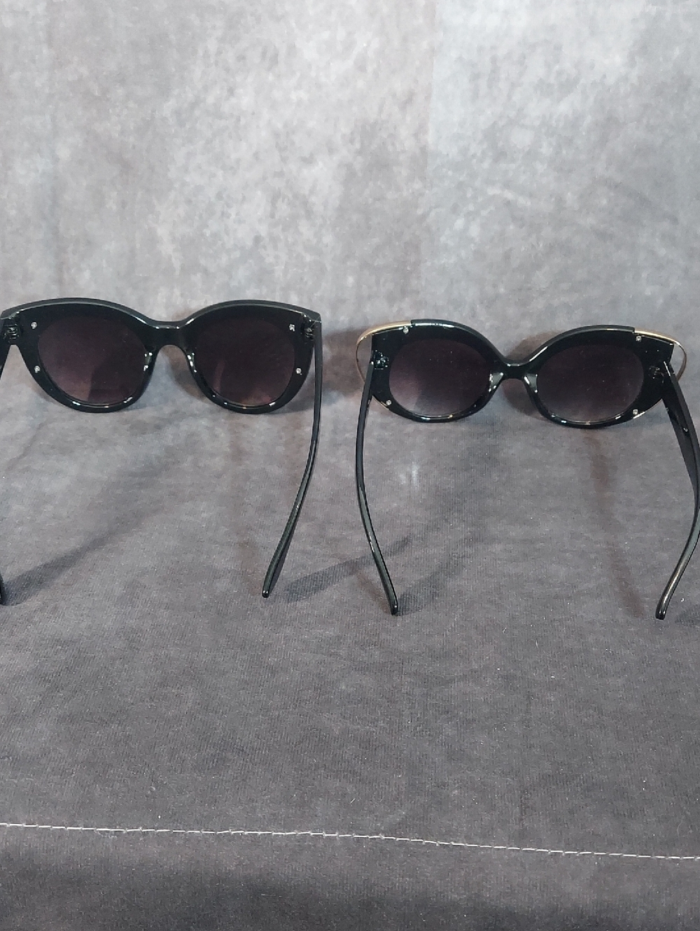Chunky Cat Eye Sunglasses Set 2 Pair Black White Border Gold Loop Accent Retro - Picture 4 of 7